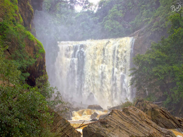 ಸಾತೋಡಿ ಹಾಗೂ ಮಾಗೋಡು ಜಲಪಾತಗಳು: