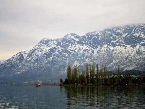 ಜಮ್ಮು ಮತ್ತು ಕಾಶ್ಮೀರ ಎಂಬ ಮಾಯಾಲೋಕ: