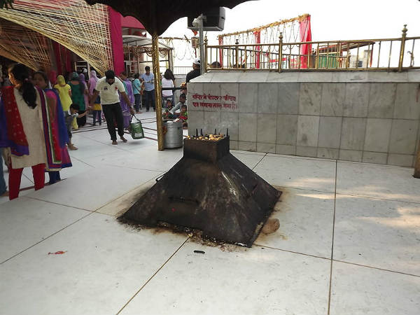 ಚಿಂತಪೂರ್ಣಿ ಚಿನ್ನಮಸ್ತಿಕಾ: