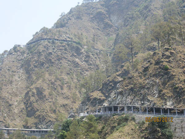 ಕರುಣಾಮಯಿ ವೈಷ್ಣೊ ದೇವಿ ಸನ್ನಿಧಾನ: 