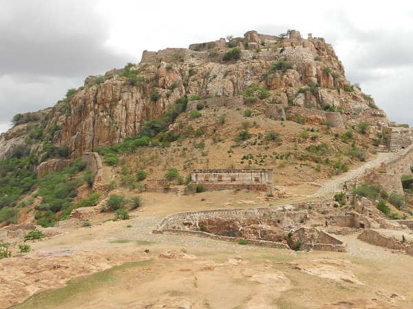 ಅದ್ಭುತ ಮೈಮಾಟದಿಂದ ಮನಸೆಳೆವ ಗೂಟಿ ಕೋಟೆ