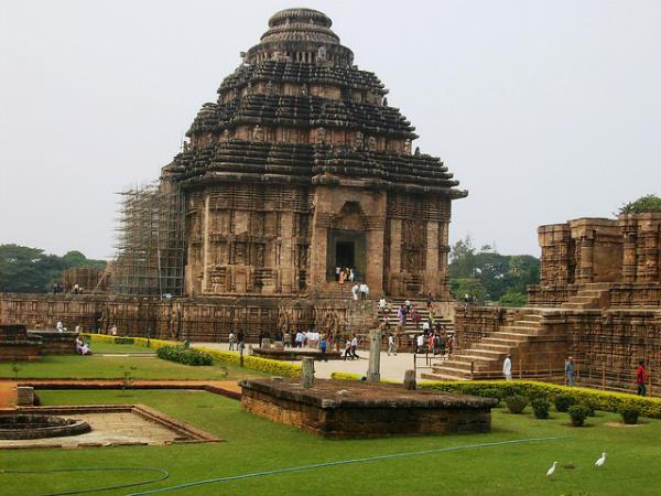 ಅತ್ಯಂತ ಪುರಾತನ ದೇವಾಲಯಗಳು: