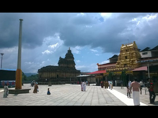 ನಾಲ್ಕು ಮಹಾ ಜಗತ್ಪೀಠಗಳು: