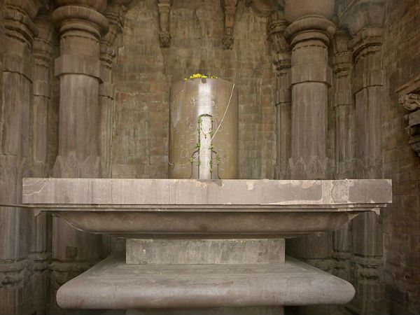 ಕೆಲವು ಅನನ್ಯ ಶಿವಲಿಂಗಗಳು: