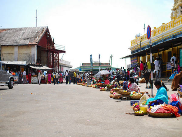 ಚಾಮುಂಡಿ ಬೆಟ್ಟ ಹಾಗೂ ಚಾಮುಂಡೇಶ್ವರಿ ದೇಗುಲ: