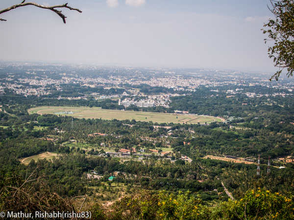 ಚಾಮುಂಡಿ ಬೆಟ್ಟ ಹಾಗೂ ಚಾಮುಂಡೇಶ್ವರಿ ದೇಗುಲ: