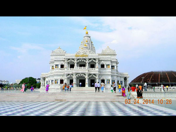 ಹನ್ನೆರಡು ಎಕರೆಗಳಷ್ಟು ಹನ್ನೆರಡು ಎಕರೆಗಳಷ್ಟು