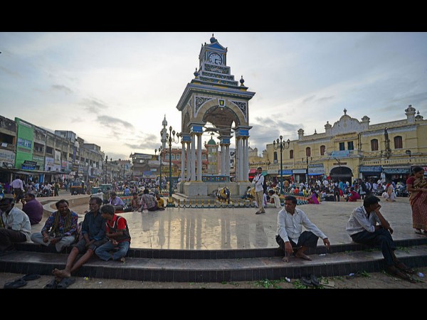 ಗಡಿಯಾರ ಗೋಪುರ ಗಡಿಯಾರ ಗೋಪುರ