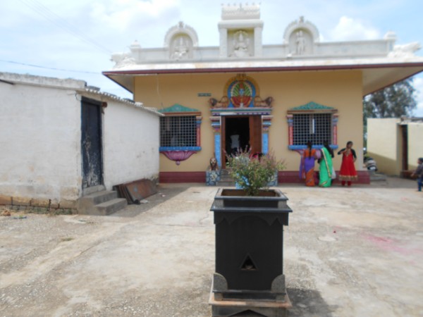 ದೇವಾಲಯಕ್ಕೆ