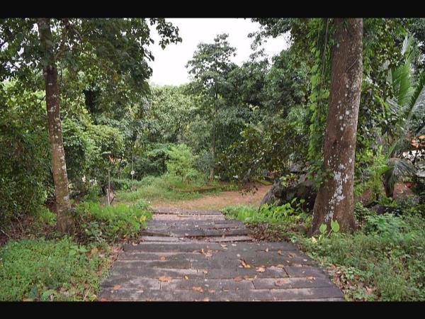 ಇಬ್ಬರಿಗೂ ಪವಿತ್ರ ಇಬ್ಬರಿಗೂ ಪವಿತ್ರ
