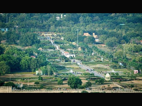 ವರ್ಣಿಸಲಸಾಧ್ಯ!