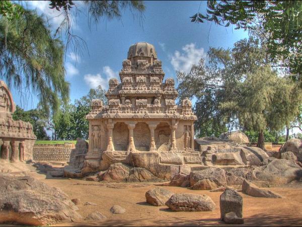 ಏಕಶಿಲೆ ಏಕಶಿಲೆ