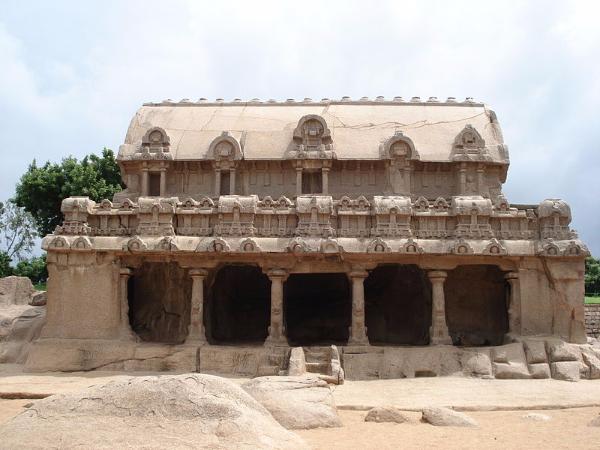 ಕೆತ್ತಲಾಗಿದೆ