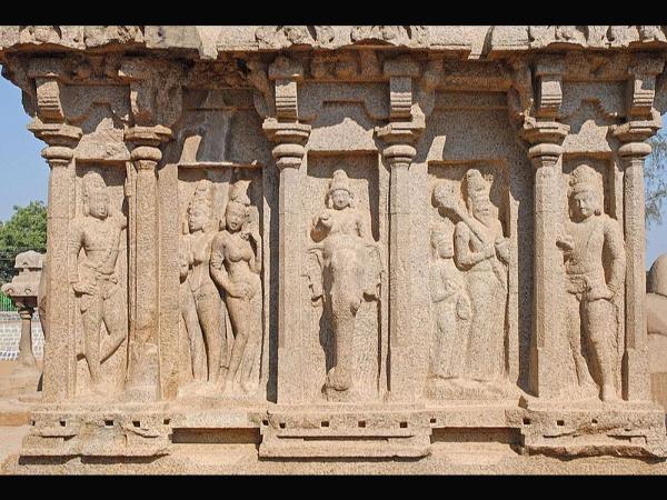 ಸುಂದರ ಸ್ತ್ರೀಯರು ಸುಂದರ ಸ್ತ್ರೀಯರು
