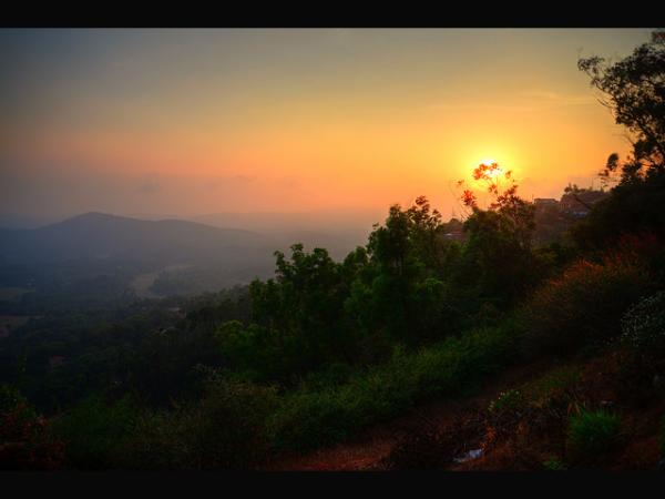 ಮೋಡಿ ಮಾಡುವ ಮಡಿಕೇರಿ ಪಟ್ಟಣ
