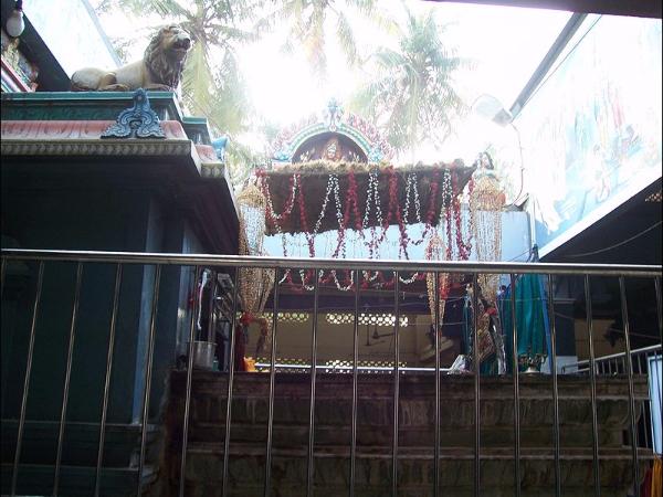 ಈ ದೇವಿಯ ಶಕ್ತಿಗೆ ಸೂರು ಕಟ್ಟಿದರೂ ಮರೆಯಾಗುತ್ತವೆ!