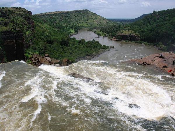 170 ಅಡಿಗಳಷ್ಟು ಎತ್ತರ