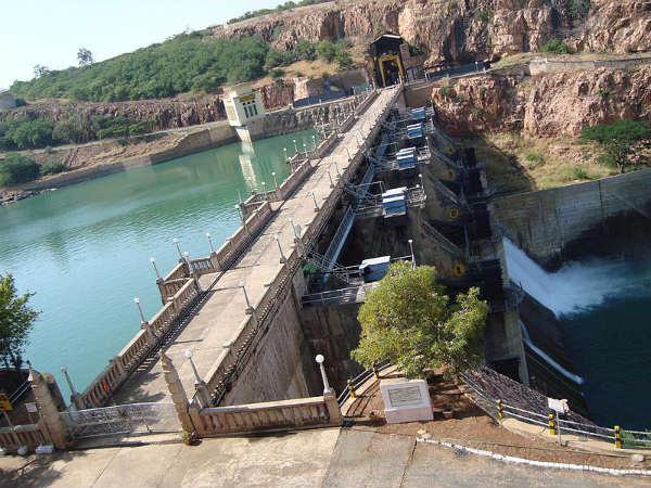 ಪೂರ್ವ ದಿಕ್ಕಿಗೆ ಪೂರ್ವ ದಿಕ್ಕಿಗೆ