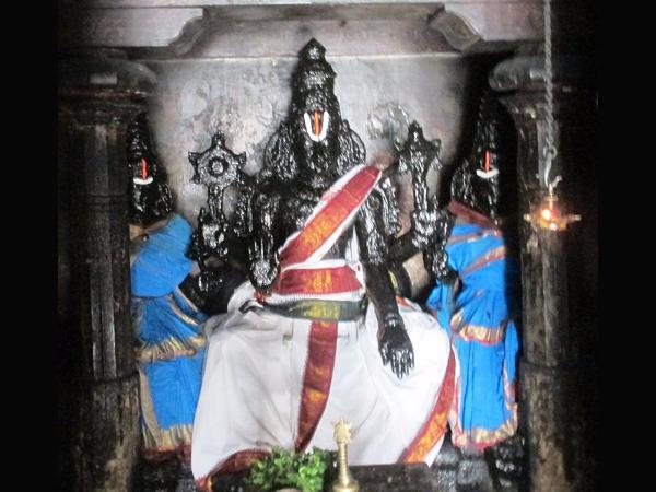 ಒಂದೆ ಕಡೆ