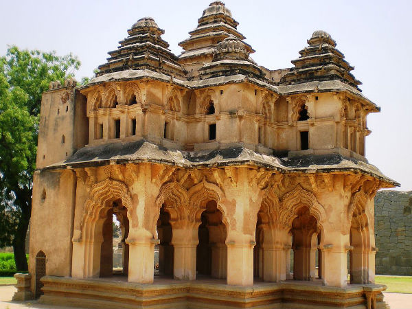 ರಸ್ತೆ ಮಾರ್ಗದಿಂದ ಹಂಪಿ ಪ್ರವಾಸ...