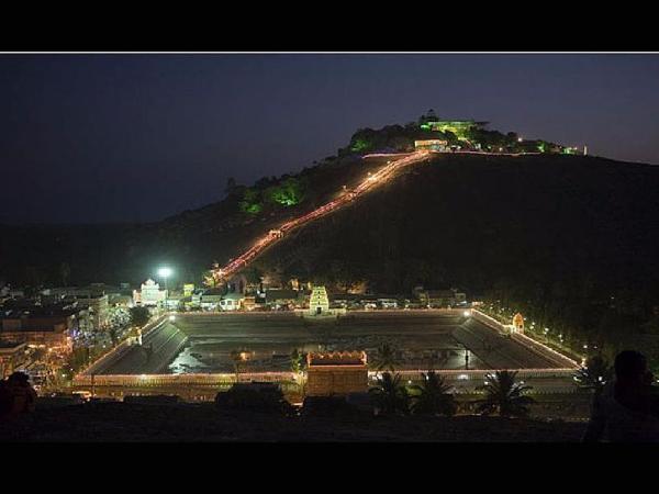 ಫಳ ಫಳ ಹೊಳೆಯುತ್ತ ಎಲ್ಲರನು ಸೆಳೆವೆವು ನಾವು!