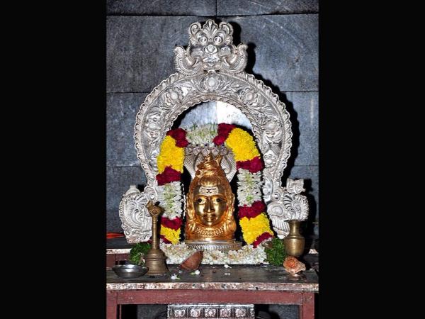 ಕ್ಷೀರರಾಮ ಶಿವಲಿಂಗ : ಹಾಲಿನಷ್ಟೆ ಬಿಳುಪು! ಕ್ಷೀರರಾಮ ಶಿವಲಿಂಗ : ಹಾಲಿನಷ್ಟೆ ಬಿಳುಪು!
