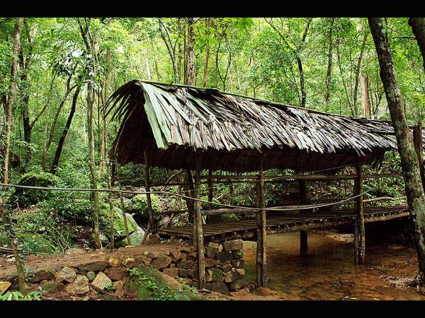 ತೊಮ್ಮನಕುತು ಸುಮ್ಮನೆ ಹೊಕ್ಕು!