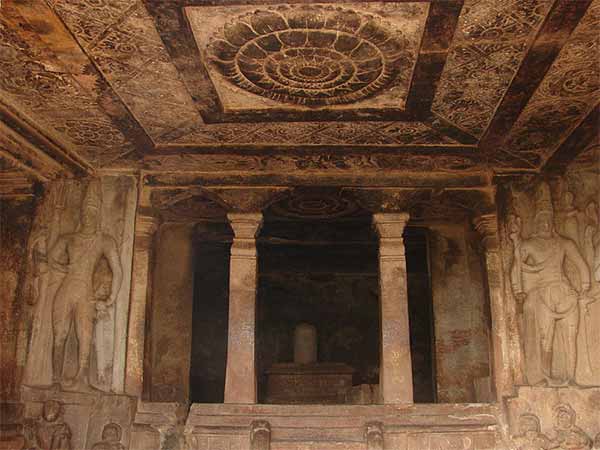 ರೇವಲ್ಪಾಡಿ ಗುಹಾಲಯ ರೇವಲ್ಪಾಡಿ ಗುಹಾಲಯ