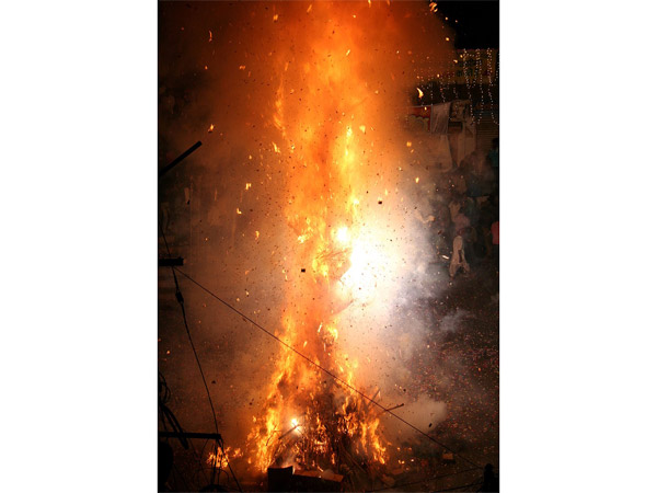 ಕಾಮನ ಸುಡುವುದು