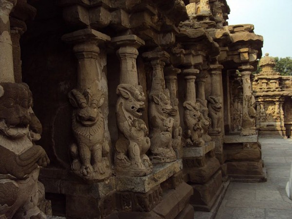 ಸಿಂಹದ ಪ್ರತಿಮೆ