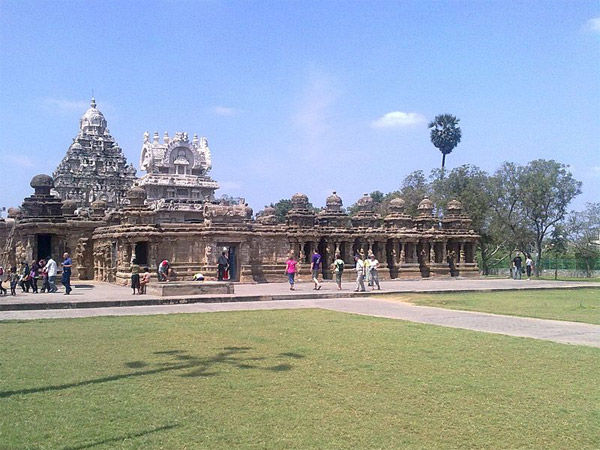 ವಿಶಾಲ ಹೊರಾಂಗಣ