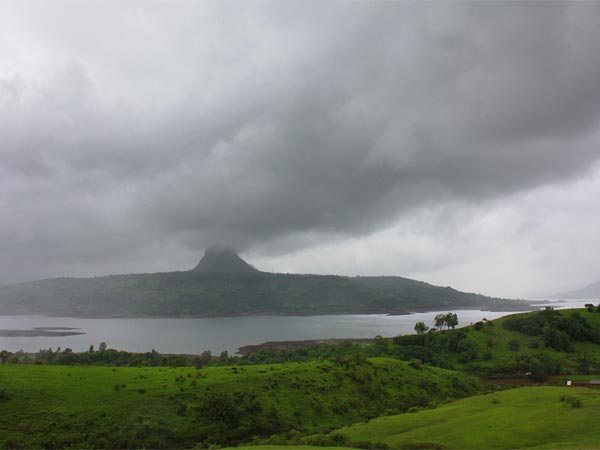 ಶಂಖದ ಆಕಾರದಲ್ಲಿ ತುಂಗ್ ಕೋಟೆಯ ಸೊಬಗು