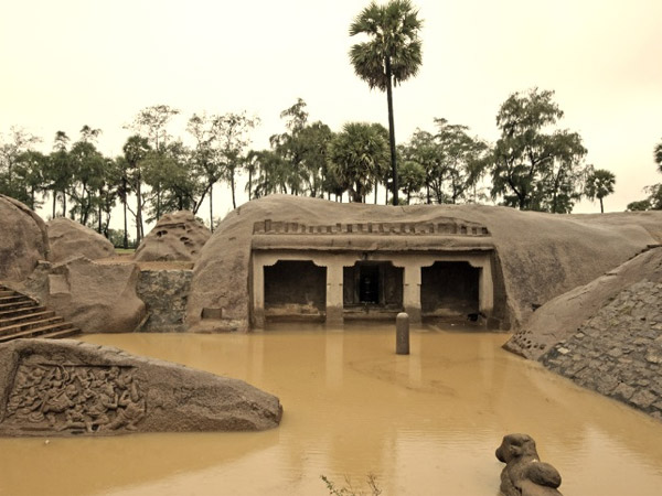 ಅತಿರನಚಂದಾ ಗುಹಾಲಯ