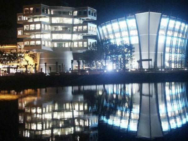 ಇ ಫ್ಲೆಕ್ಸ್ ಕಟ್ಟಡ