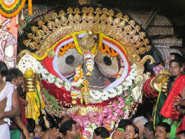 12. ದೇವರ ಮೂರ್ತಿ 12. ದೇವರ ಮೂರ್ತಿ