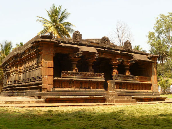 12.ಹಿಂದೂ ದೇವಾಲಯ