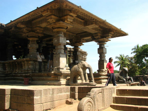 1.ಸಾವಿರ ಸ್ತಂಭ ಹೊಂದಿರುವ ದೇವಾಲಯ ಎಲ್ಲಿದೆ?