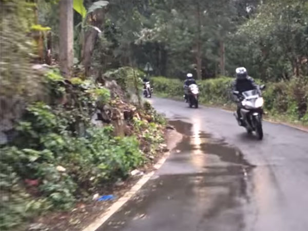 ಲೂಪ್ ರಸ್ತೆಯ ಮೇಲಿನ ಪ್ರಯಾಣ