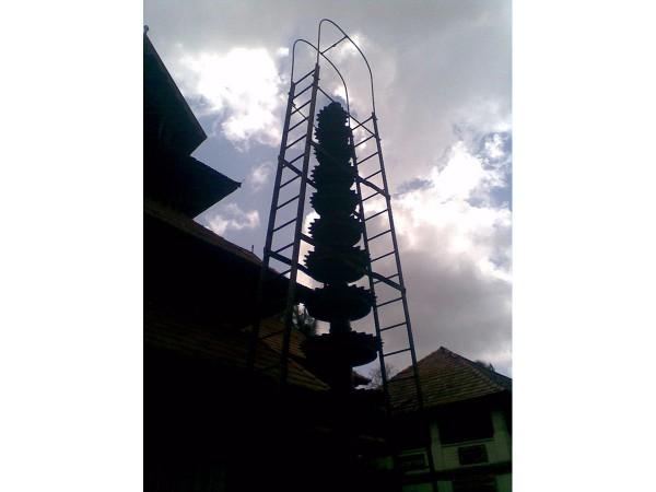 ಎಣ್ಣೆಯಿಂದ ಅಭಿಷೇಕ