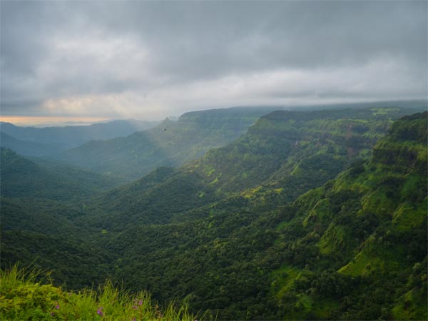 ಚಾರಣ ಮತ್ತು ಸಾಹಸ