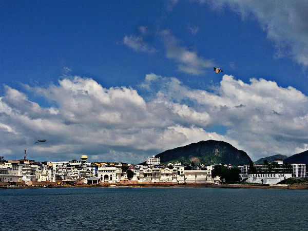 ಬ್ರಹ್ಮಚಾರಿಗಳು ಬ್ರಹ್ಮಚಾರಿಗಳು