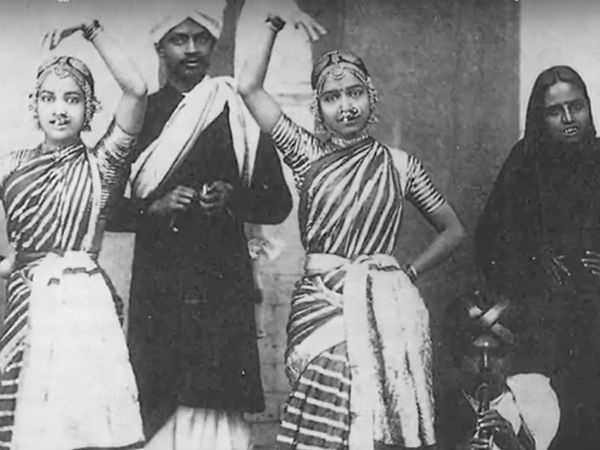 ದೇವದಾಸಿಗಳ ಬಗ್ಗೆ ಬೆಚ್ಚಿ ಬೀಳುಸುವಂತಹ ವಿಷಯಗಳು ದೇವದಾಸಿಗಳ ಬಗ್ಗೆ ಬೆಚ್ಚಿ ಬೀಳುಸುವಂತಹ ವಿಷಯಗಳು