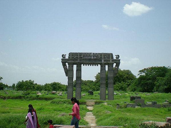ಬಾಹ್ಯ ಪ್ರಪಂಚಕ್ಕೆ ತಿಳಿಯದ ಬಾವಿ