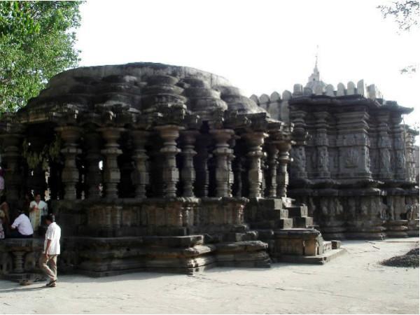 ಯಾರು ನಿರ್ಮಿಸಿದರು?