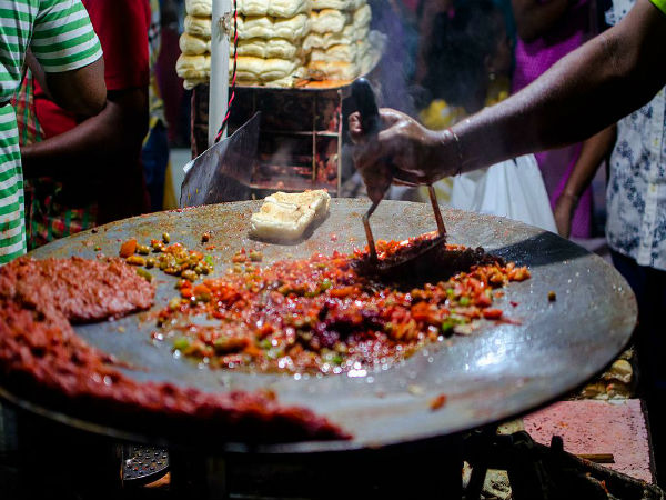Sarapha Bazaar in Indore Sarapha Bazaar in Indore
