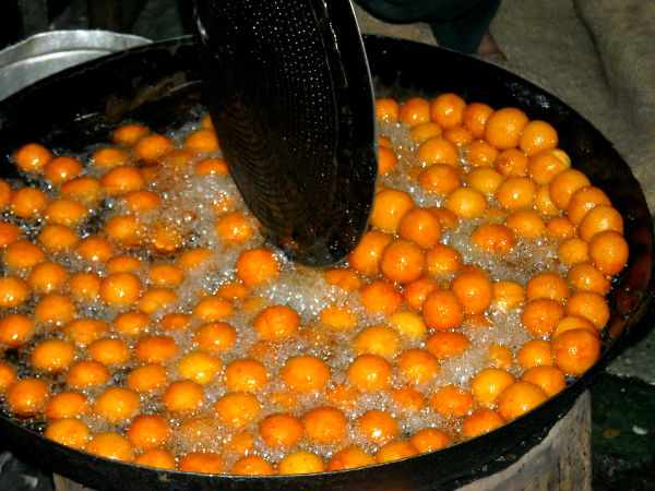 Sarapha Bazaar in Indore Sarapha Bazaar in Indore