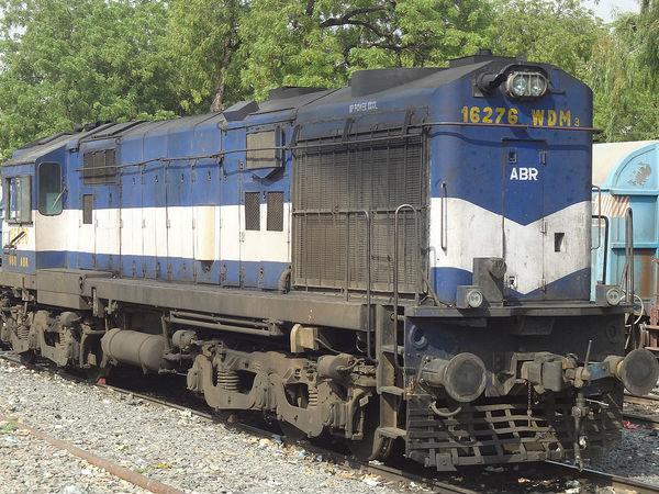 ರೈಲ್ವೆ ಮಾರ್ಗದ ಮೂಲಕ