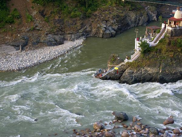 ವಿಮಾನ ಮಾರ್ಗದ ಮೂಲಕ
