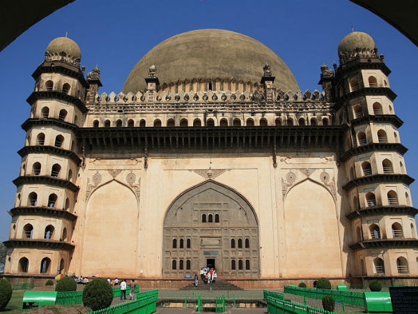 ಗೋಲ್ ಗುಂಬಜ್