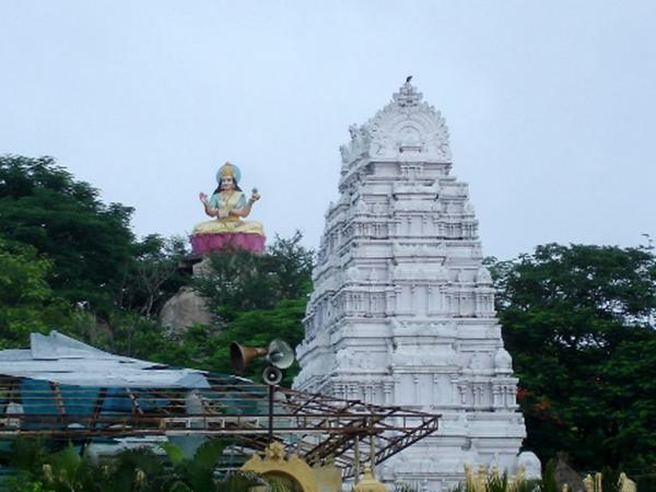 ಸರಸ್ವತಿ ದೇವಾಲಯ ಸರಸ್ವತಿ ದೇವಾಲಯ